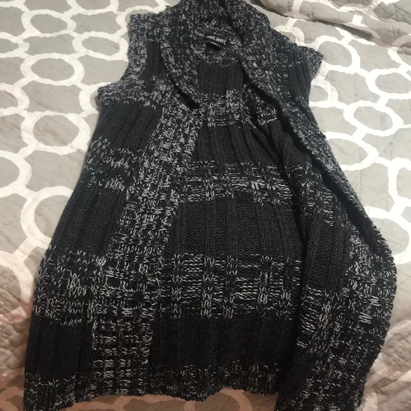 SLEEVELESS CARDIGAN SWEATER - Picture 2 of 6